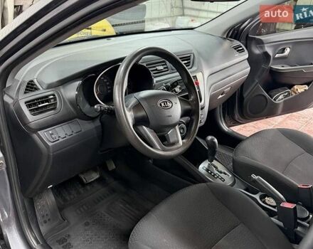 Сірий Кіа Ріо, об'ємом двигуна 1.4 л та пробігом 152 тис. км за 7500 $, фото 8 на Automoto.ua