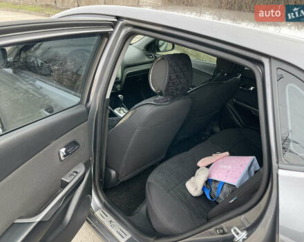 Серый Киа Рио, объемом двигателя 1.6 л и пробегом 156 тыс. км за 8800 $, фото 11 на Automoto.ua