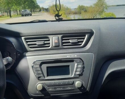 Серый Киа Рио, объемом двигателя 1.4 л и пробегом 198 тыс. км за 6500 $, фото 13 на Automoto.ua