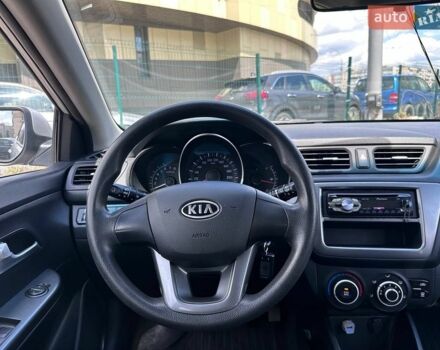 Сірий Кіа Ріо, об'ємом двигуна 1.4 л та пробігом 62 тис. км за 7990 $, фото 14 на Automoto.ua