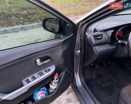 Кіа Ріо 2012 у Одесі на Automoto.ua Сірий Кіа Ріо, об'ємом двигуна 1.6 л та пробігом 103 тис. км за 6650 $, фото 9 на Automoto.ua
