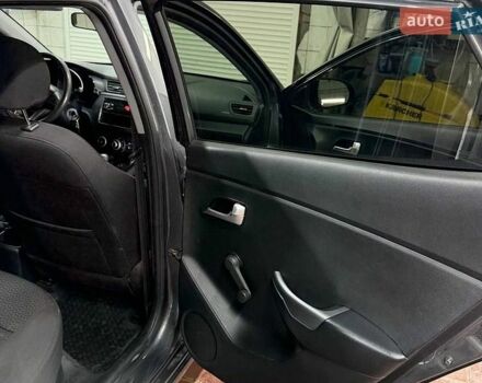 Сірий Кіа Ріо, об'ємом двигуна 1.4 л та пробігом 152 тис. км за 7500 $, фото 14 на Automoto.ua