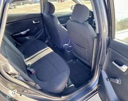 Сірий Кіа Ріо, об'ємом двигуна 1.4 л та пробігом 80 тис. км за 8200 $, фото 16 на Automoto.ua