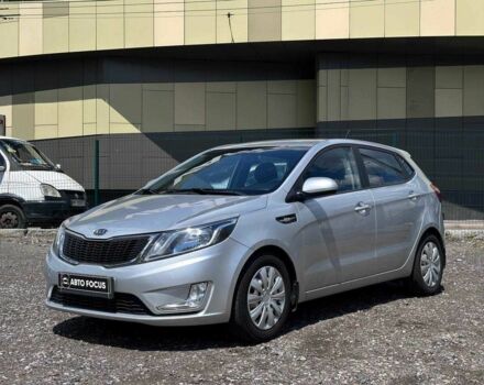 Серый Киа Рио, объемом двигателя 1.4 л и пробегом 62 тыс. км за 7990 $, фото 3 на Automoto.ua