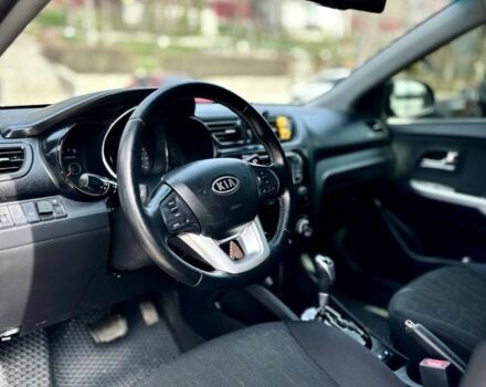 Сірий Кіа Ріо, об'ємом двигуна 1.6 л та пробігом 150 тис. км за 8250 $, фото 5 на Automoto.ua