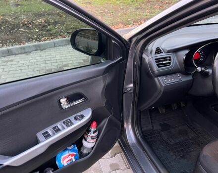 Кіа Ріо 2012 у Одесі на Automoto.ua Сірий Кіа Ріо, об'ємом двигуна 1.6 л та пробігом 103 тис. км за 6650 $, фото 9 на Automoto.ua