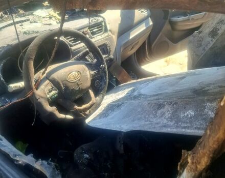 Серый Киа Рио, объемом двигателя 1.6 л и пробегом 125 тыс. км за 1750 $, фото 2 на Automoto.ua