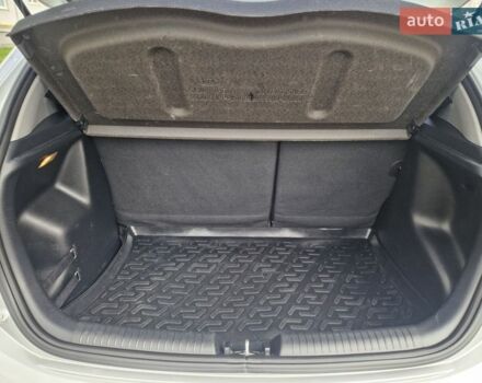 Серый Киа Рио, объемом двигателя 1.6 л и пробегом 98 тыс. км за 9400 $, фото 62 на Automoto.ua