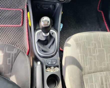 Серый Киа Рио, объемом двигателя 1.59 л и пробегом 271 тыс. км за 6800 $, фото 20 на Automoto.ua