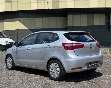 Серый Киа Рио, объемом двигателя 1.4 л и пробегом 62 тыс. км за 7990 $, фото 4 на Automoto.ua