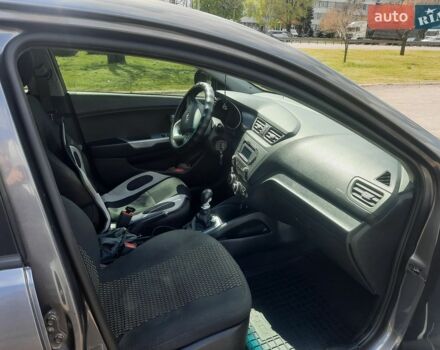 Серый Киа Рио, объемом двигателя 1.4 л и пробегом 198 тыс. км за 6500 $, фото 23 на Automoto.ua