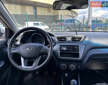 Сірий Кіа Ріо, об'ємом двигуна 1.4 л та пробігом 62 тис. км за 7690 $, фото 13 на Automoto.ua