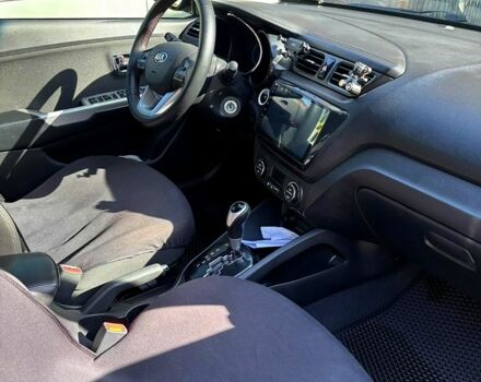 Сірий Кіа Ріо, об'ємом двигуна 1.6 л та пробігом 270 тис. км за 7300 $, фото 4 на Automoto.ua