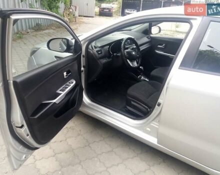 Сірий Кіа Ріо, об'ємом двигуна 1.59 л та пробігом 195 тис. км за 5900 $, фото 5 на Automoto.ua