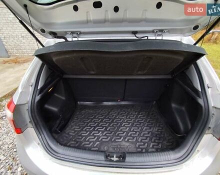 Серый Киа Рио, объемом двигателя 1.6 л и пробегом 218 тыс. км за 6500 $, фото 12 на Automoto.ua