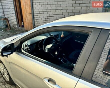 Серый Киа Рио, объемом двигателя 1.59 л и пробегом 145 тыс. км за 8800 $, фото 2 на Automoto.ua
