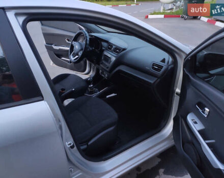 Серый Киа Рио, объемом двигателя 1.6 л и пробегом 217 тыс. км за 8000 $, фото 7 на Automoto.ua