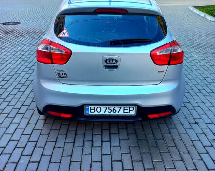 Серый Киа Рио, объемом двигателя 1.6 л и пробегом 267 тыс. км за 6000 $, фото 3 на Automoto.ua