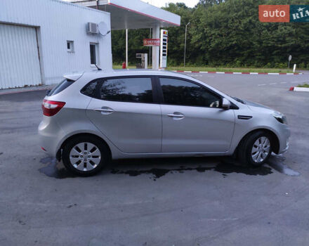 Серый Киа Рио, объемом двигателя 1.6 л и пробегом 217 тыс. км за 8000 $, фото 3 на Automoto.ua