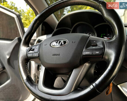 Серый Киа Рио, объемом двигателя 1.1 л и пробегом 190 тыс. км за 5999 $, фото 28 на Automoto.ua