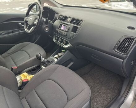 Серый Киа Рио, объемом двигателя 1.12 л и пробегом 200 тыс. км за 5700 $, фото 7 на Automoto.ua