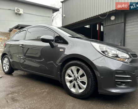 Серый Киа Рио, объемом двигателя 1.4 л и пробегом 56 тыс. км за 10800 $, фото 4 на Automoto.ua