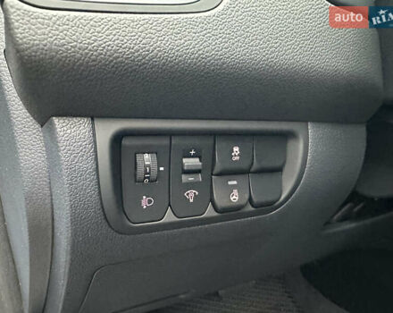 Серый Киа Рио, объемом двигателя 1.4 л и пробегом 56 тыс. км за 10800 $, фото 13 на Automoto.ua