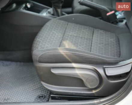 Серый Киа Рио, объемом двигателя 1.59 л и пробегом 80 тыс. км за 7900 $, фото 4 на Automoto.ua
