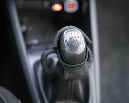 Серый Киа Рио, объемом двигателя 1.6 л и пробегом 80 тыс. км за 8300 $, фото 13 на Automoto.ua