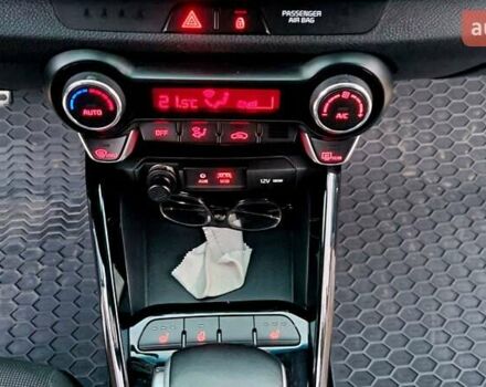 Серый Киа Рио, объемом двигателя 1.37 л и пробегом 135 тыс. км за 12400 $, фото 11 на Automoto.ua