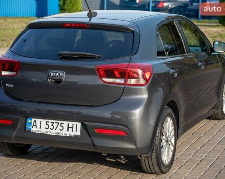 Серый Киа Рио, объемом двигателя 1.37 л и пробегом 105 тыс. км за 13000 $, фото 4 на Automoto.ua