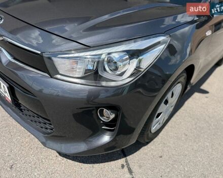 Серый Киа Рио, объемом двигателя 1.37 л и пробегом 64 тыс. км за 14000 $, фото 3 на Automoto.ua