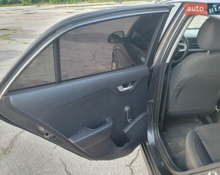 Сірий Кіа Ріо, об'ємом двигуна 1.25 л та пробігом 90 тис. км за 11400 $, фото 10 на Automoto.ua