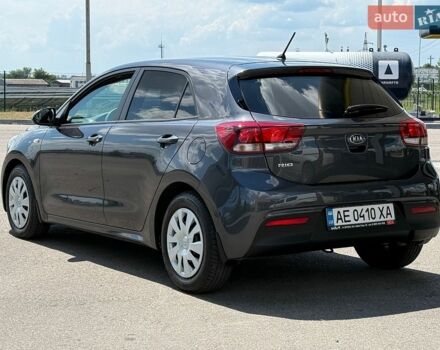 Серый Киа Рио, объемом двигателя 1.37 л и пробегом 64 тыс. км за 14000 $, фото 5 на Automoto.ua