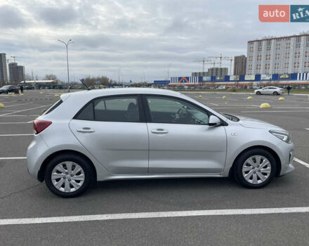 Сірий Кіа Ріо, об'ємом двигуна 1.25 л та пробігом 59 тис. км за 11600 $, фото 4 на Automoto.ua