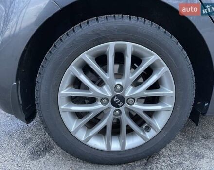 Серый Киа Рио, объемом двигателя 1.4 л и пробегом 33 тыс. км за 14500 $, фото 97 на Automoto.ua