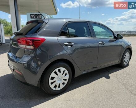 Серый Киа Рио, объемом двигателя 1.37 л и пробегом 64 тыс. км за 14000 $, фото 7 на Automoto.ua