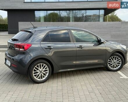 Серый Киа Рио, объемом двигателя 1.37 л и пробегом 45 тыс. км за 15300 $, фото 4 на Automoto.ua