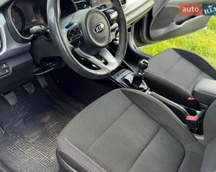 Серый Киа Рио, объемом двигателя 1.3 л и пробегом 88 тыс. км за 9700 $, фото 9 на Automoto.ua