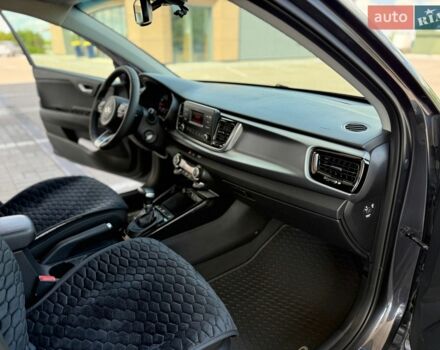 Серый Киа Рио, объемом двигателя 1.37 л и пробегом 64 тыс. км за 14000 $, фото 29 на Automoto.ua