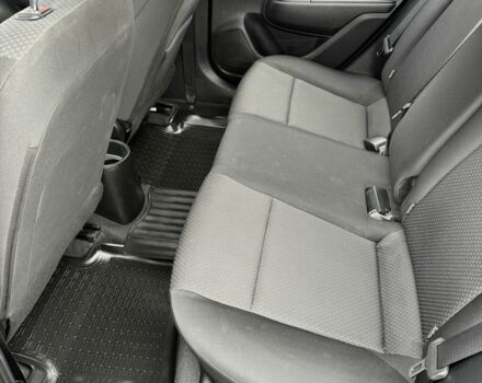 Сірий Кіа Ріо, об'ємом двигуна 1.6 л та пробігом 13 тис. км за 17999 $, фото 12 на Automoto.ua