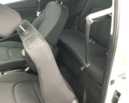 Серый Киа Рио, объемом двигателя 1.4 л и пробегом 61 тыс. км за 10500 $, фото 8 на Automoto.ua