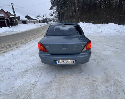 Серый Киа Рио, объемом двигателя 1.3 л и пробегом 350 тыс. км за 1888 $, фото 4 на Automoto.ua