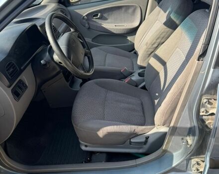 Серый Киа Рио, объемом двигателя 1.3 л и пробегом 354 тыс. км за 2200 $, фото 15 на Automoto.ua