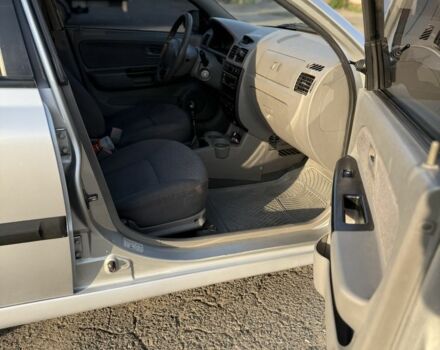 Сірий Кіа Ріо, об'ємом двигуна 1.3 л та пробігом 154 тис. км за 2600 $, фото 6 на Automoto.ua