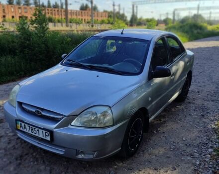 Серый Киа Рио, объемом двигателя 1.3 л и пробегом 300 тыс. км за 1546 $, фото 3 на Automoto.ua