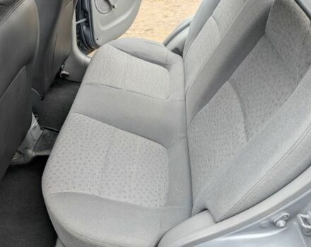 Серый Киа Рио, объемом двигателя 1.3 л и пробегом 200 тыс. км за 1800 $, фото 7 на Automoto.ua