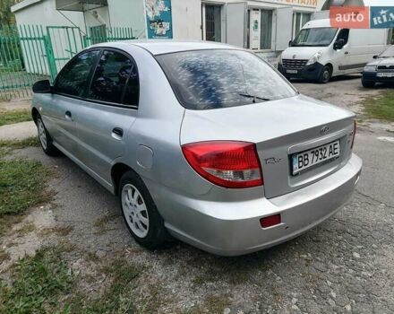 Серый Киа Рио, объемом двигателя 1.4 л и пробегом 267 тыс. км за 2000 $, фото 1 на Automoto.ua