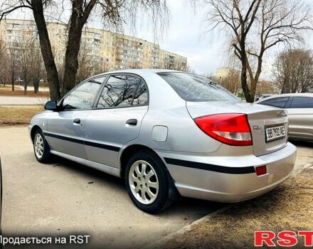 Серый Киа Рио, объемом двигателя 1.4 л и пробегом 300 тыс. км за 2300 $, фото 7 на Automoto.ua