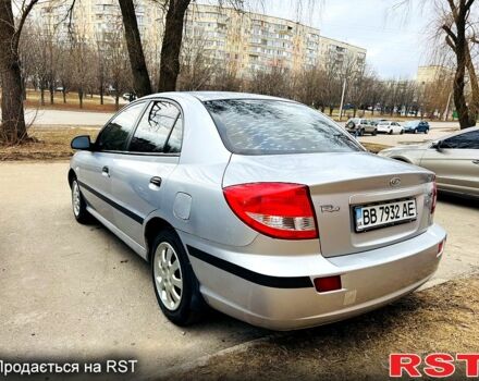 Серый Киа Рио, объемом двигателя 1.4 л и пробегом 300 тыс. км за 2300 $, фото 5 на Automoto.ua